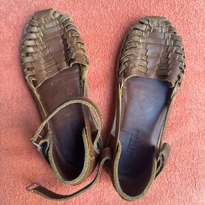 Mikoleon size 29 sandals